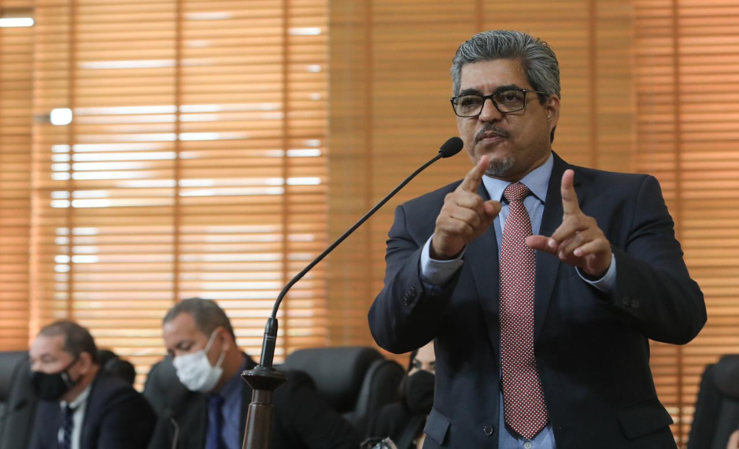 Edvaldo vai ouvir defensor público em comissão e propor ação civil pública contra o Avancard e o Banco Máxima